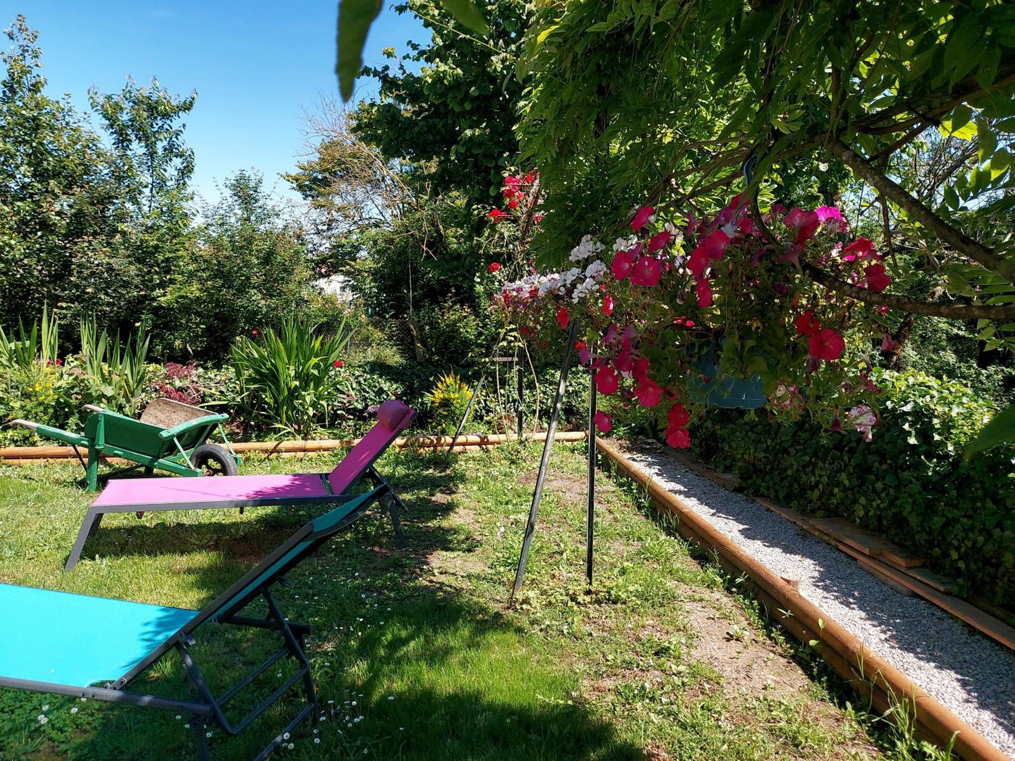קונפלואנס Charming Two Bedroom Gite With Beautiful Gardens מראה חיצוני תמונה